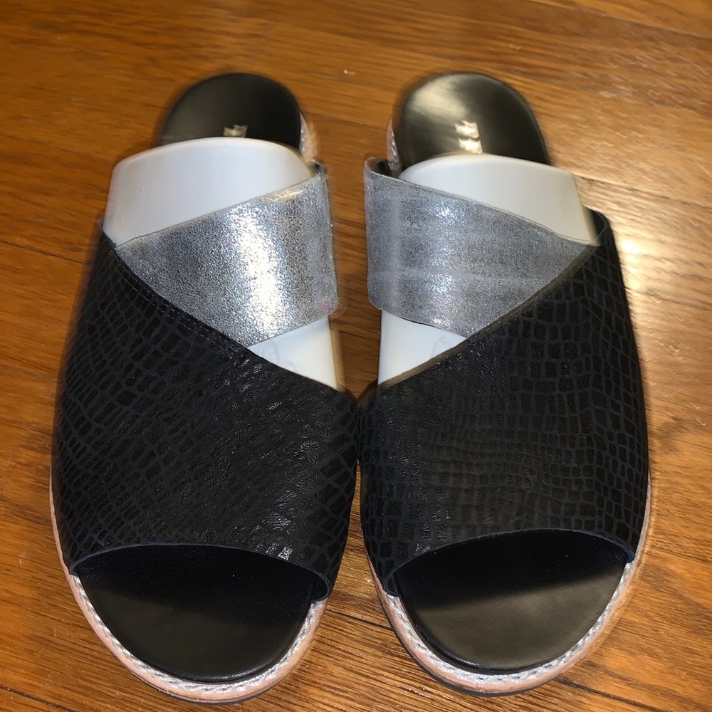 Trask  Womens Shoes Size 9 M Black / Silver Leather Sandals